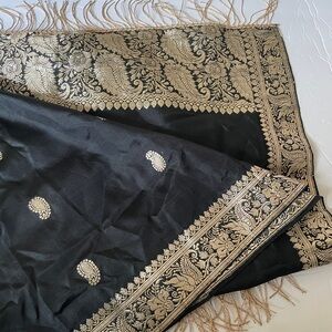 Elegant NWT Silk Black and Gold Paisley Shawl
